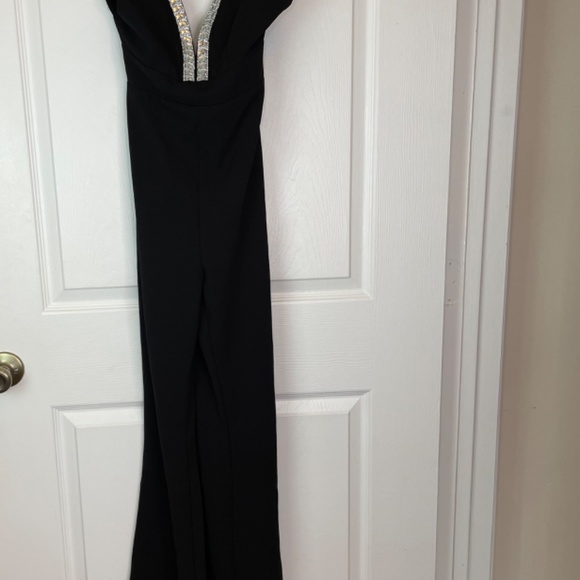Women’s Fashion Nova  Black Jumpsuit- Great Condition! 16" bust 33 inseam - Picture 3 of 6